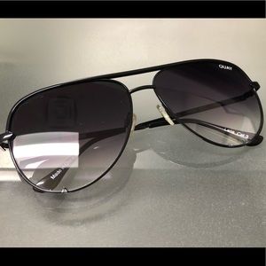 Quay Australia x Desi HIGH KEY Aviators Black Fade